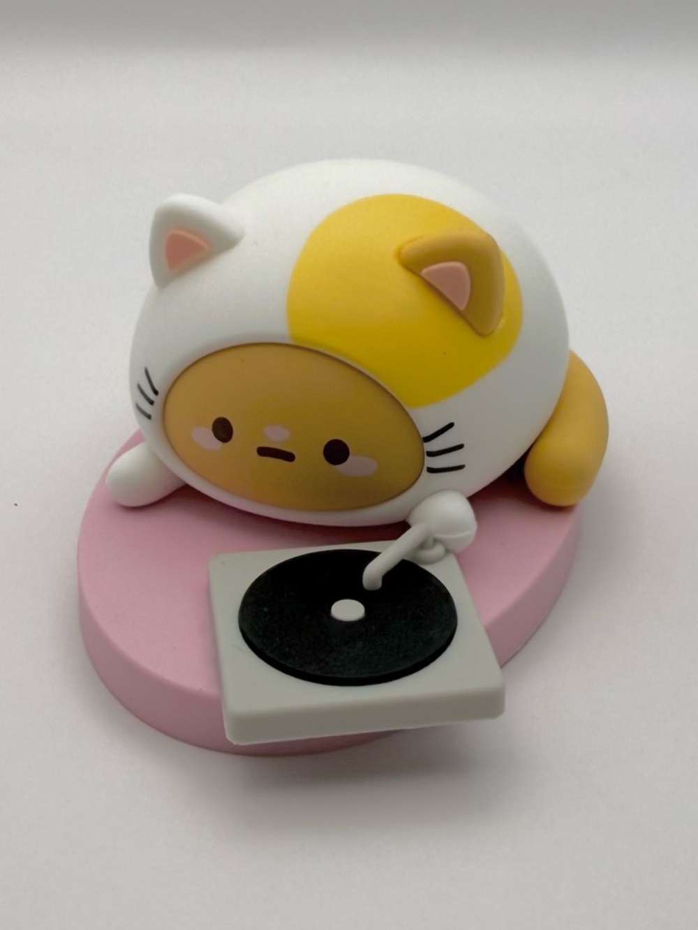 Tayto Chubby Cats blind box by Smoko - Confirmed DJ Cat. Freshly unboxed.